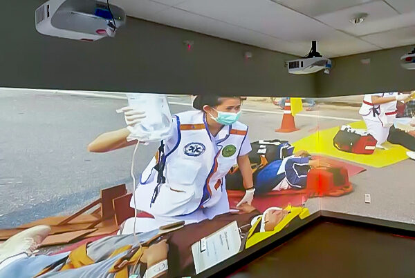 Realtà aumentata per migliorare il lavoro di squadra e la gestione degli eventi durante una crisi ostetrica simulata con e-REAL